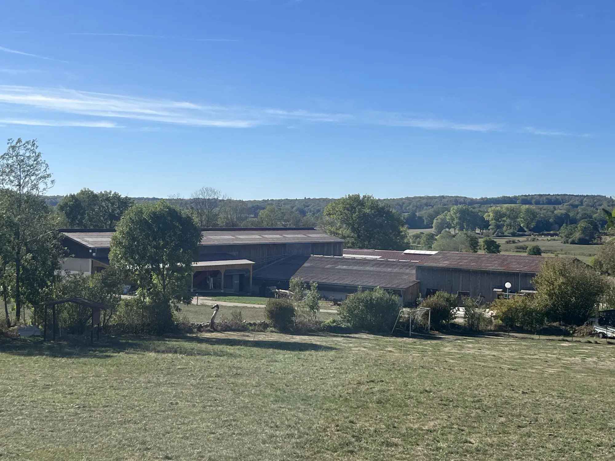 Vue sur l'exploitation depuis les chalets